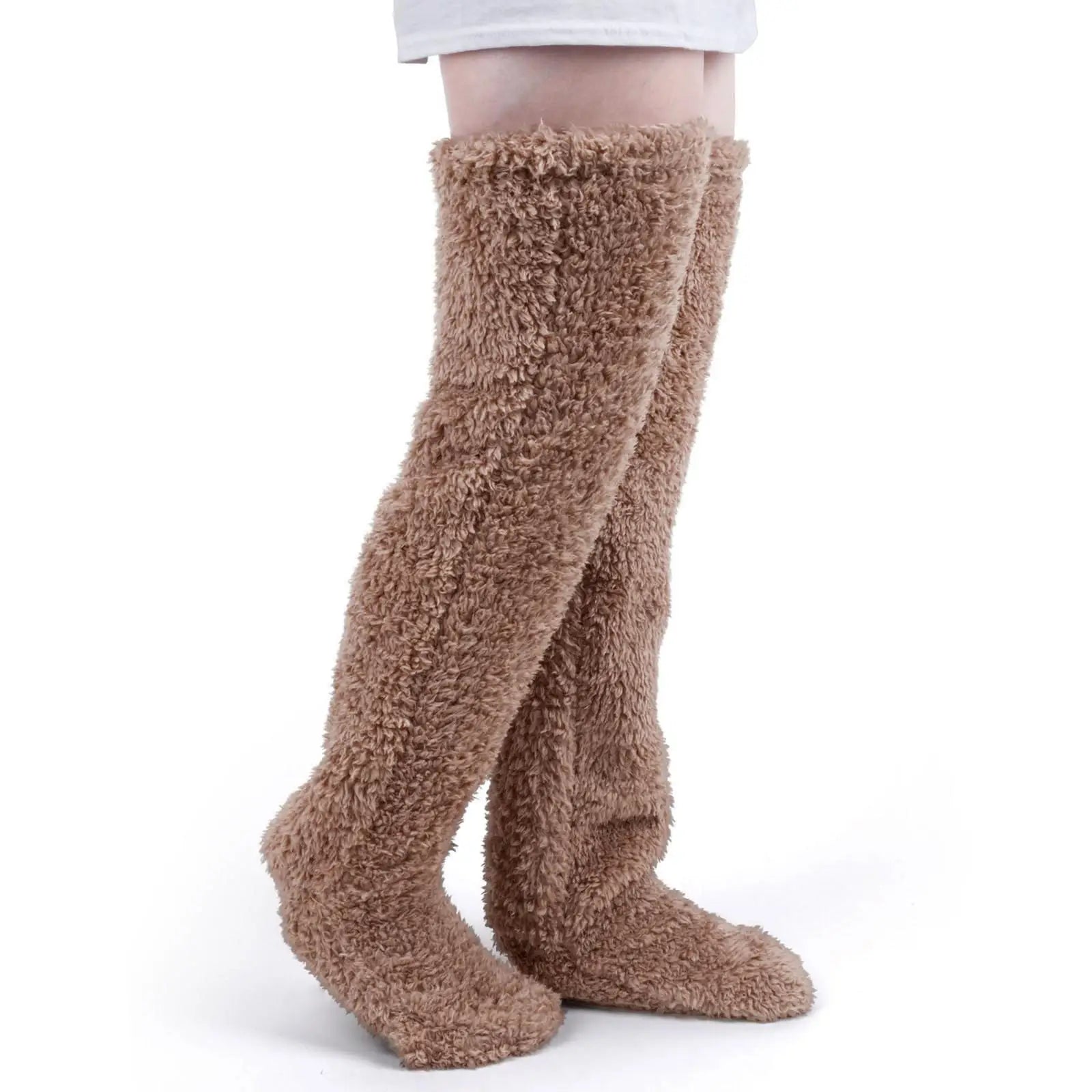 Calcetines altos peluditos y cálidos